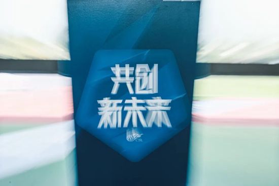 女人在床被男人狂躁视频